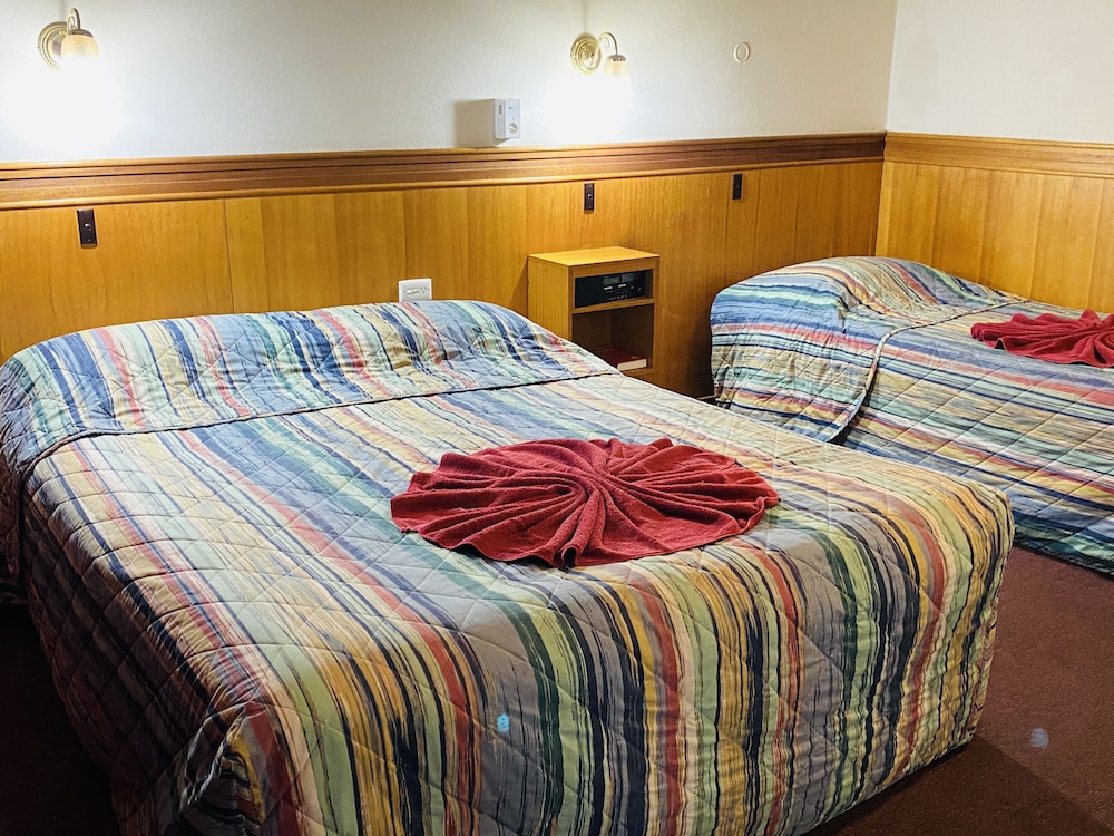 County Lodge Motor Inn