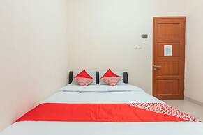 OYO 2364 Cempaka Harapan Indah