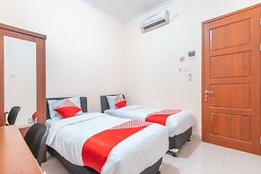 OYO 2364 Cempaka Harapan Indah