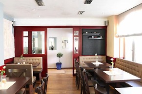 City Hotel