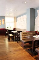 City Hotel