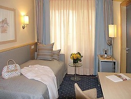 City Hotel