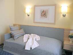 City Hotel