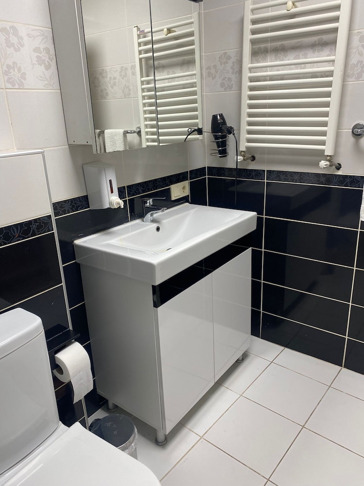 Kadikoy Mernat Otel