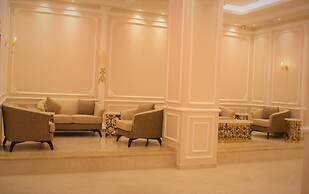 New MerryLand Hotel