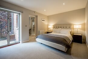 Stonegate Court