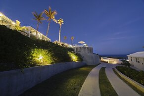 Azura Bermuda