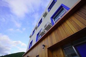 Bluemoon Guest House - Hostel