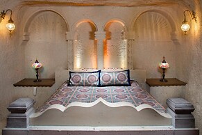 Carna Cave Hotel