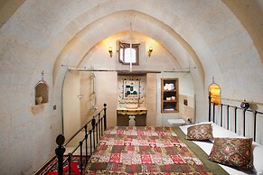 Carna Cave Hotel