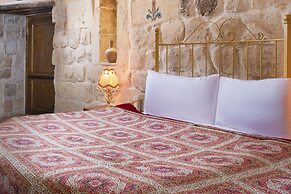 Carna Cave Hotel