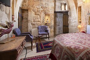 Carna Cave Hotel