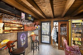 Carna Cave Hotel