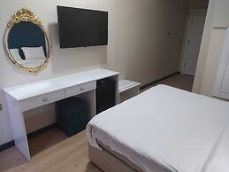 Athena Life Hotel
