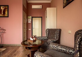 Tesoro Hotel