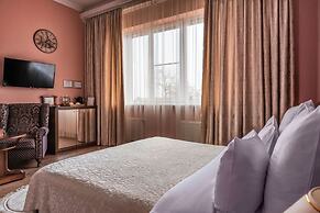 Tesoro Hotel