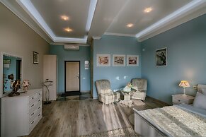 Tesoro Hotel