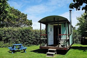 1bed Cabin Sleeps 2- Parking,fireplace,garden,pets