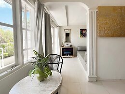 Casa Artista By Villa Kresna