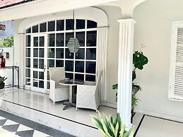 Casa Artista By Villa Kresna