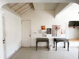 Casa Artista By Villa Kresna