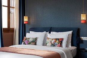 Paeonia