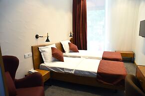 R&R INN hotel