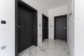 Sky & Sun Luxury Rooms