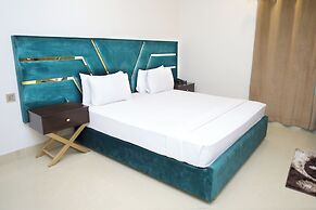 Royalton Inn Hotel
