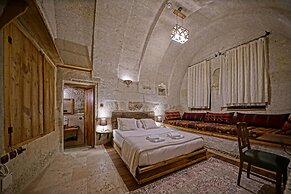 Naraca Cave House