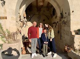 Naraca Cave House