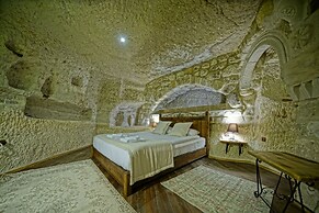 Naraca Cave House