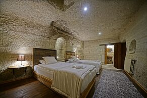 Naraca Cave House