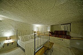 Naraca Cave House