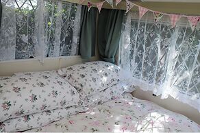 1 Bed Caravan Sleeps 2 - Parking, Garden, Pets