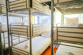 Help Yourself Hostels - Restelo