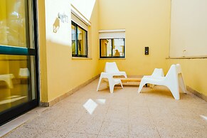 Help Yourself Hostels - Restelo
