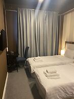 Hotel West
