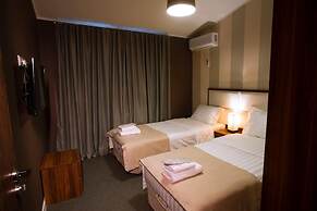 Hotel West