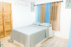 Chantal House Sleeps 8 With Garden