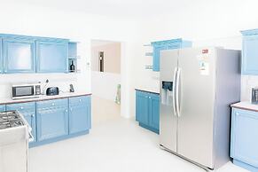 Chantal House Sleeps 8 With Garden