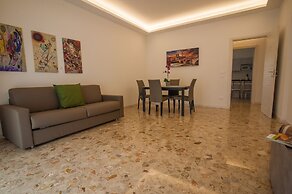 Steeb Apartment