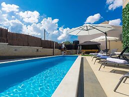 Luxury and modern Villa with a pool