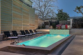 Luxury and modern Villa with a pool