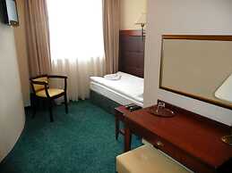 Hotel Gniecki