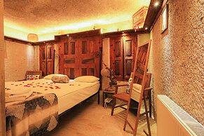 Casia Cave Suites