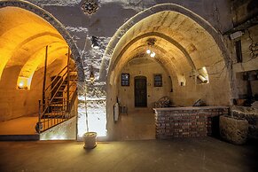 Casia Cave Suites