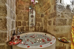 Casia Cave Suites