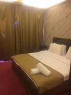 Queens Land Hotel