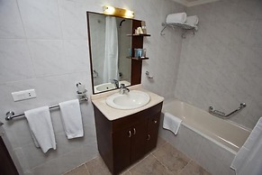Queens Land Hotel